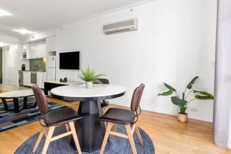A Comfy Studio For 5 Next To Darling Harbour - Great Ocean Road Tourism 2