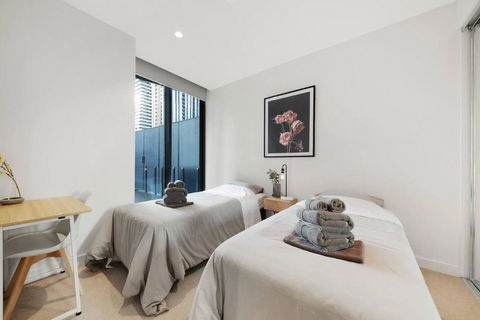 A Cosmopolitan Hub In CBD Centre - Great Ocean Road Tourism 3