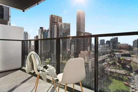 A Cozy Apt With City Views Near Crown Casino - Great Ocean Road Tourism 0