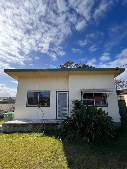 A Delightful Two-bedroom Cottage On Toowoon Bay. - Great Ocean Road Tourism 1