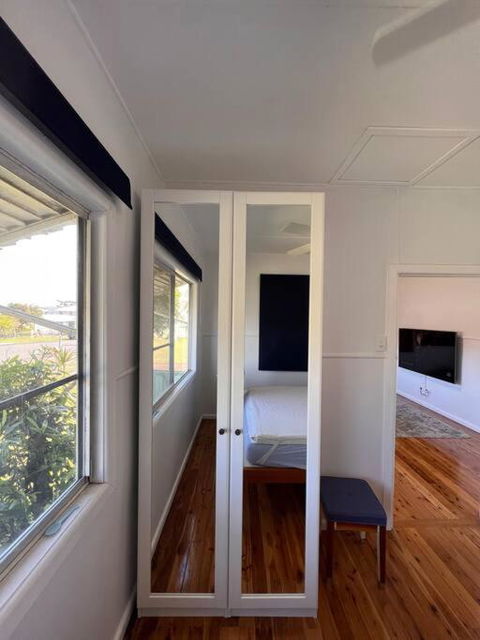 A Delightful Two-bedroom Cottage On Toowoon Bay. - Great Ocean Road Tourism 4