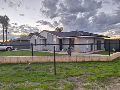 A Haven In Gosnells - Great Ocean Road Tourism 0