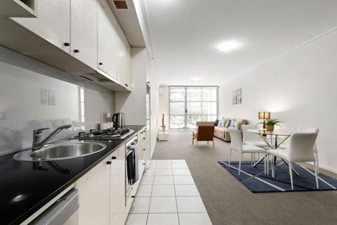A Modern & Cozy Studio Next To Darling Harbour - Great Ocean Road Tourism 3
