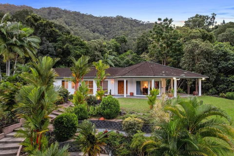 A Piece Of Tropical Paradise-Near Crystal Cascades - Great Ocean Road Tourism 0