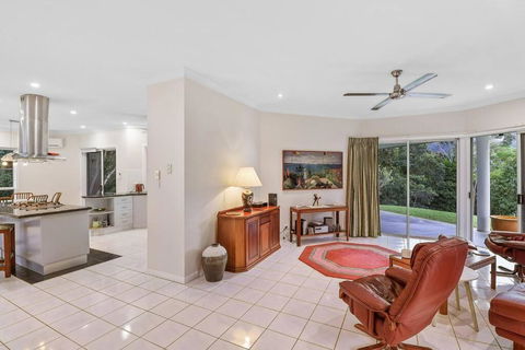 A Piece Of Tropical Paradise-Near Crystal Cascades - Great Ocean Road Tourism 4