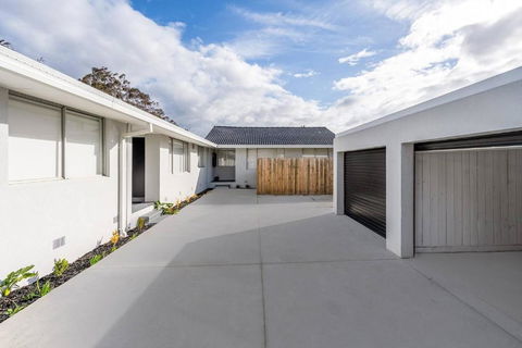 A Private Hideaway With Large Backyard And CarParks - Great Ocean Road Tourism 4