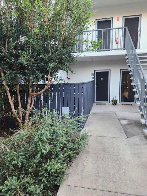 A Quiet Unit Overlooking A Reserve - Great Ocean Road Tourism 1