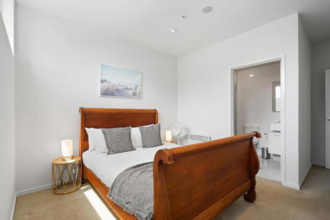A River-side 2bdm Footscray Oasis + Parking - Great Ocean Road Tourism 3