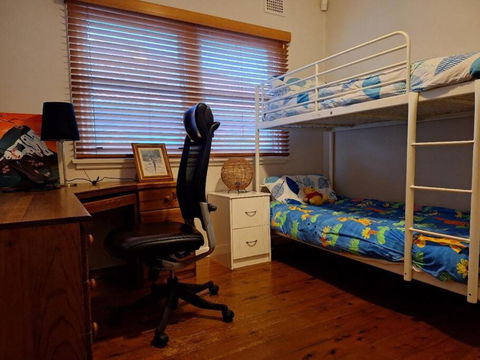 A Rosy House In Roselands - Great Ocean Road Tourism 2