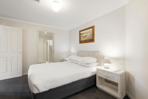 A Stones Throw - Great Ocean Road Tourism 4