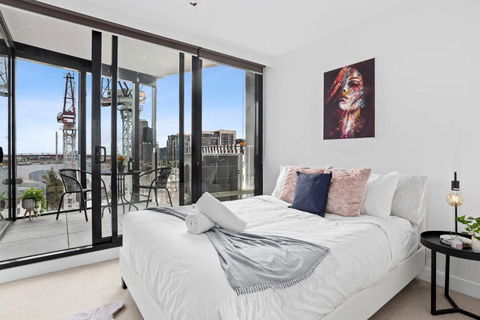 A Stylish 2BR Apt With FREE Parking - Great Ocean Road Tourism 1