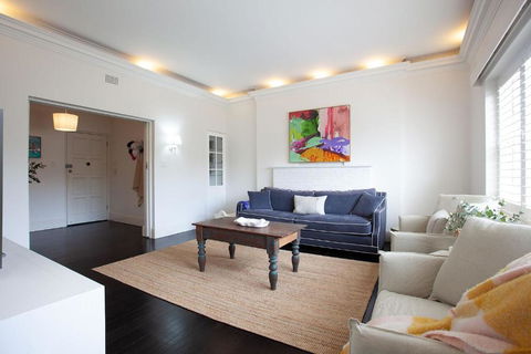 A Touch Of Pink, Bellevue Hill IH - Great Ocean Road Tourism 1