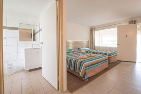 A & A Motel - Great Ocean Road Tourism 3