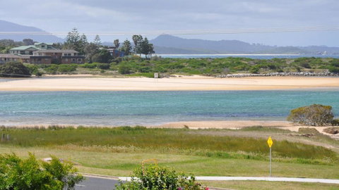 Aberdeen Unit 1 Bermagui - Great Ocean Road Tourism 1