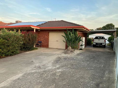 Abide Awhile - Great Ocean Road Tourism 1