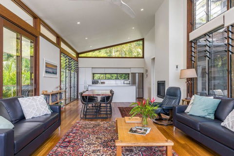 Above The Pass - Great Ocean Road Tourism 4