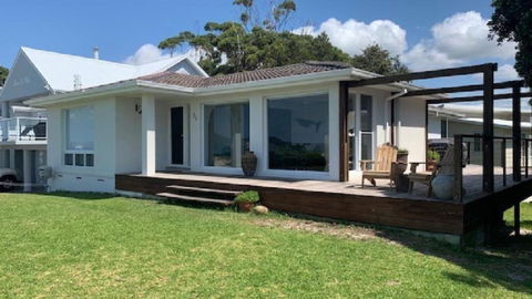 Absolute Beach Front - Great Ocean Road Tourism 0