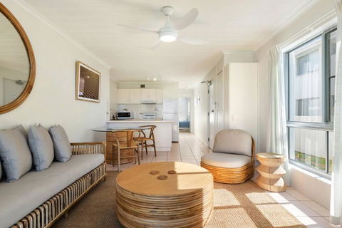 Absolute Beachfront Apartment 11B - Great Ocean Road Tourism 2