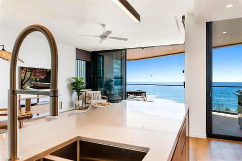 Absolute Beachfront Luxury Apartment - Great Ocean Road Tourism 2