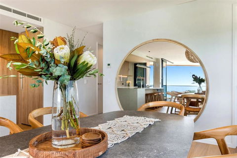 Absolute Beachfront Luxury Apartment - Great Ocean Road Tourism 4