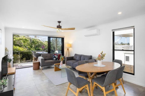 Absolute Beachfront Marcoola 4Bd, Heated Spa - Great Ocean Road Tourism 3