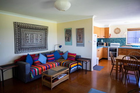 Absolute Beachfront Mollymook - Great Ocean Road Tourism 1