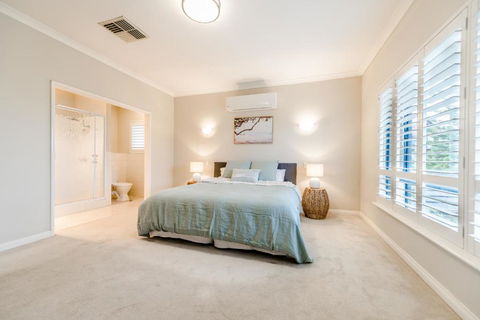 Absolute Oceanfront Escape - Great Ocean Road Tourism 4