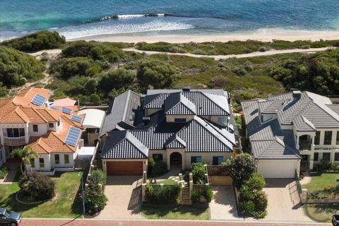 Absolute Oceanfront Retreat - Great Ocean Road Tourism 0