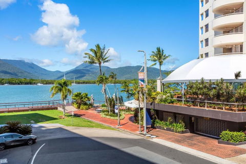 Absolute Waterfront - Enjoy Exceptional Lifestyle - Great Ocean Road Tourism 3