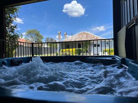 Addisons Stanthorpe With Hot Tub - Great Ocean Road Tourism 1
