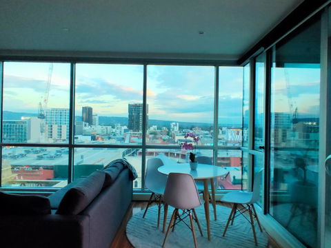 Adelaide Central Skyline Panoramic Suite - Great Ocean Road Tourism 4