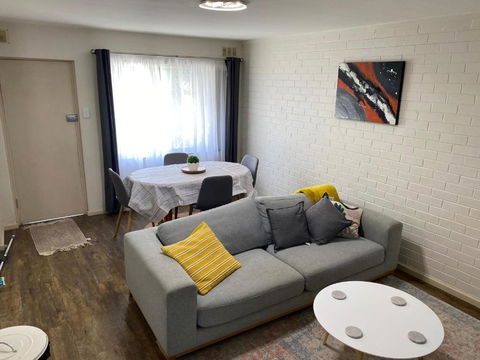 Affordable Inglewood Apartment+Pool - Great Ocean Road Tourism 3