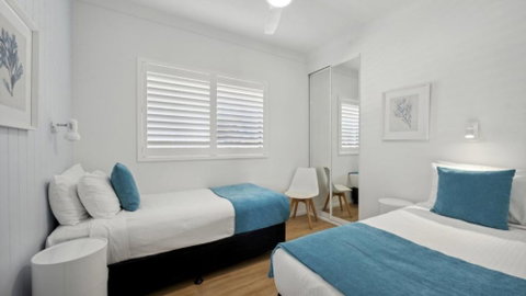Affordable, Pool, Spa, Beach, Sleeps 5 - Great Ocean Road Tourism 4