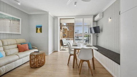 Affordable, Pool, Spa, Beach, Sleeps 5 - Great Ocean Road Tourism 1