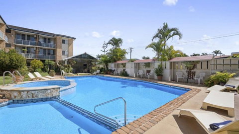 Affordable, Pool, Spa, Beach, Sleeps 5 - Great Ocean Road Tourism 0