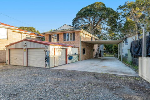 Absolute Waterfront - Great Ocean Road Tourism 1