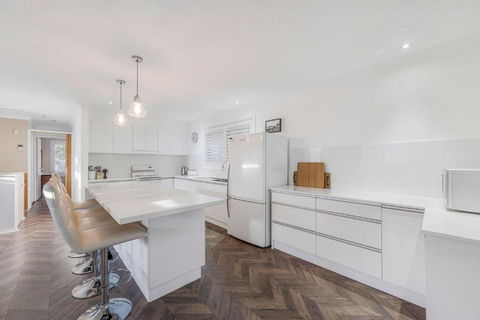 Absolute Waterfront - Great Ocean Road Tourism 4