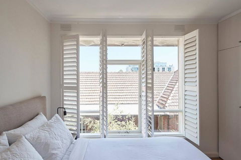 A Touch Of Tuscan Charm Off Toorak Road - Great Ocean Road Tourism 1
