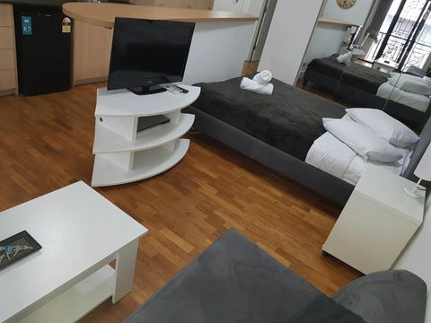Accommodation Sydney Potts Point Pet Friendly Studio Apartment With Balcony - Great Ocean Road Tourism 3