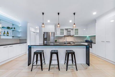 Airlie Beach Home - Great Ocean Road Tourism 0