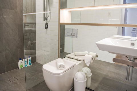 AirTrip Apartments On Tribune Street - Great Ocean Road Tourism 3