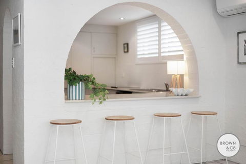 Alice Bayona 7 - Little Cove - Great Ocean Road Tourism 1