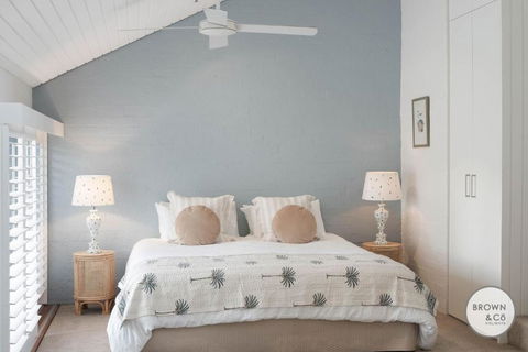 Alice Bayona 7 - Little Cove - Great Ocean Road Tourism 0