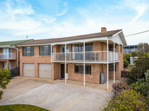 Allawah Beach House - 29 Dalmeny Drive, Kianga - Great Ocean Road Tourism 0