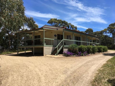 Allusion Farmstay And Vineyard Units - Great Ocean Road Tourism 1