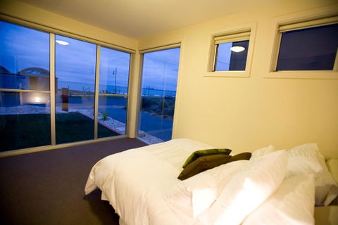 Aloha Beachfront Port Fairy - Great Ocean Road Tourism 4