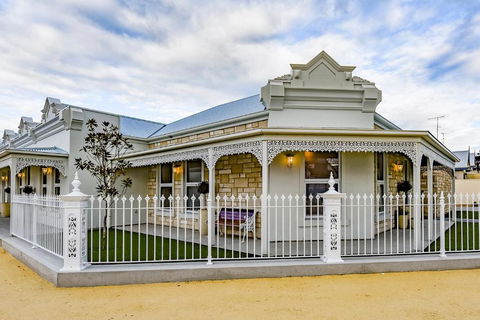 Aloha Central Luxury Accommodation - Great Ocean Road Tourism 1