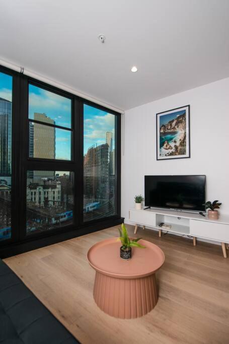 Amazing City View 2BR Yarra River Free Parking - Great Ocean Road Tourism 1