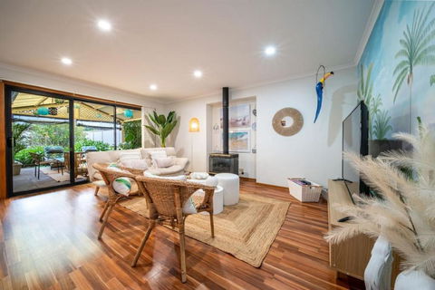 Amazon At Seacombe Gardens - Great Ocean Road Tourism 1