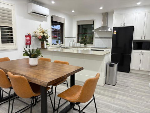 An Enchating And Enriching Home - Great Ocean Road Tourism 3